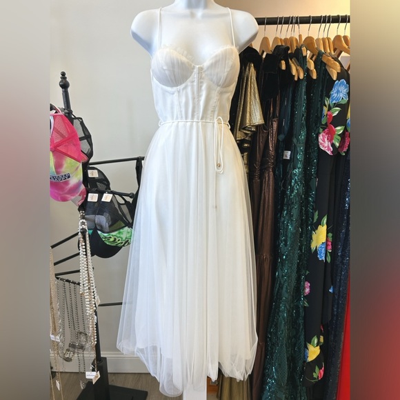 White Dress - Picture 5 of 5